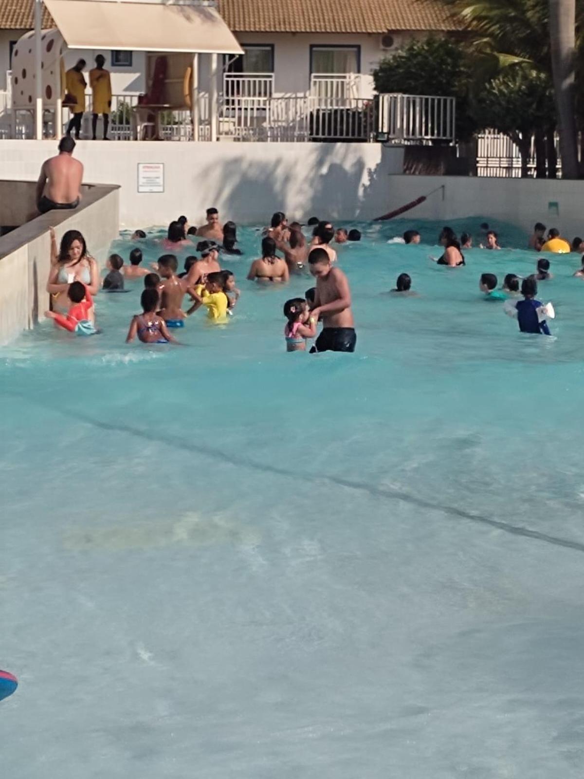 Apto Completo Com Parque Aquatico 24 Horas Lacqua Diroma Калдас-Новас Екстер'єр фото